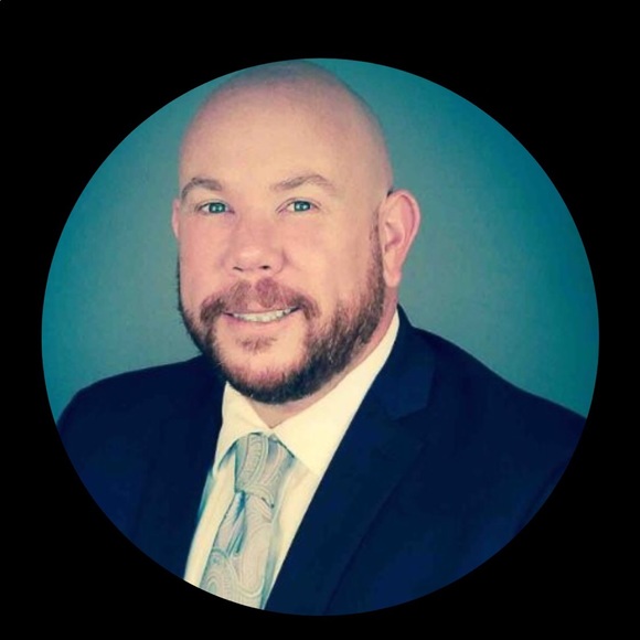 Meet your Posher, Chris - Picture 2 of 2